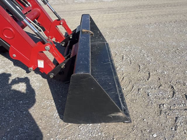 Image of Case IH Farmall 75C equipment image 2