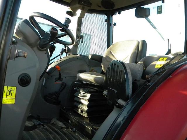 Image of Case IH Farmall 75C equipment image 4