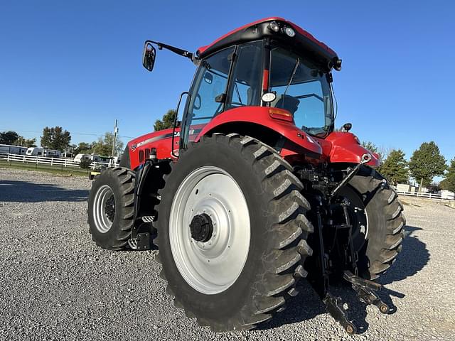 Image of Case IH Magnum 180 equipment image 3