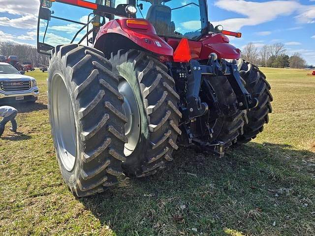 Image of Case IH Magnum 200 equipment image 3