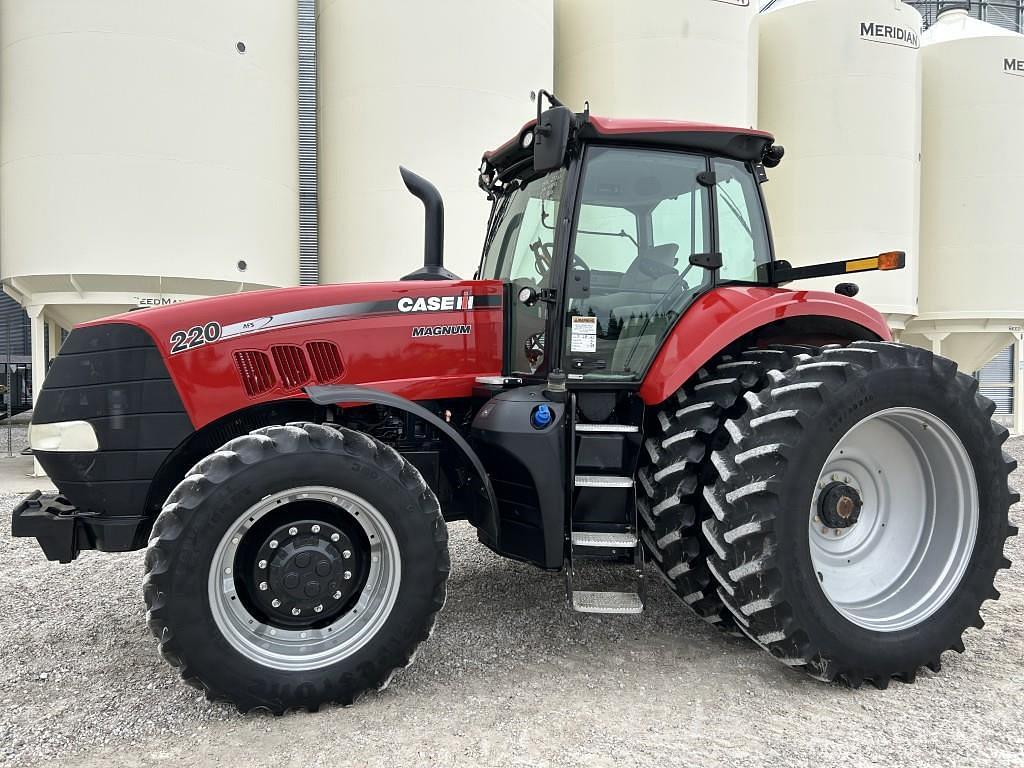 Image of Case IH Magnum 220 Primary image