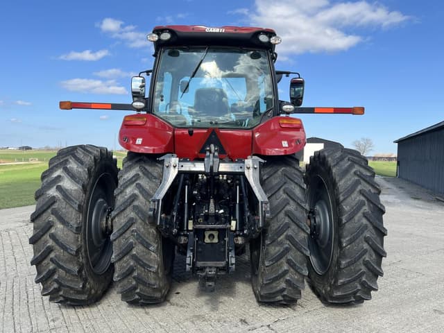 Image of Case IH Magnum 220 equipment image 4