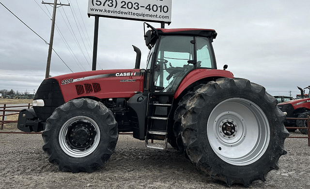 Image of Case IH Magnum 220 equipment image 1