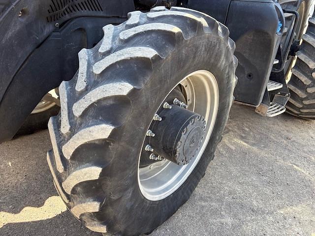 Image of Case IH Magnum 250 equipment image 4