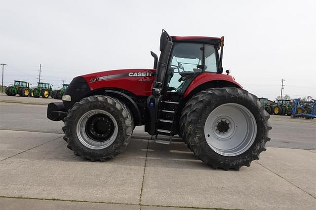 Image of Case IH Magnum 280 equipment image 2