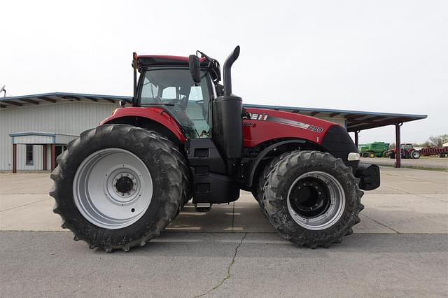 Image of Case IH Magnum 280 equipment image 3