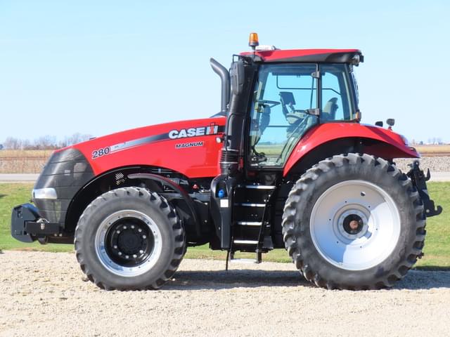 Image of Case IH Magnum 280 equipment image 2