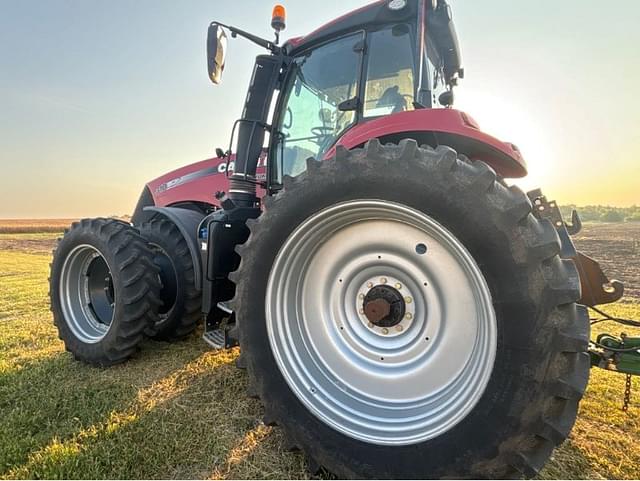 Image of Case IH Magnum 310 equipment image 3