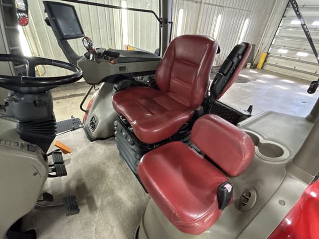 Image of Case IH Magnum 310 equipment image 2