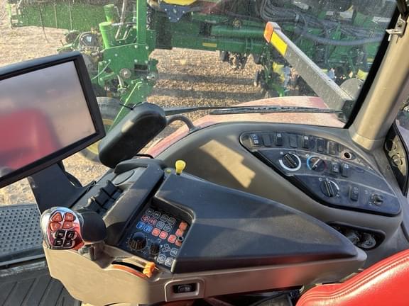 Image of Case IH Magnum 310 equipment image 4