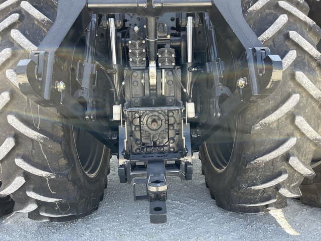 Image of Case IH Magnum 310 equipment image 4