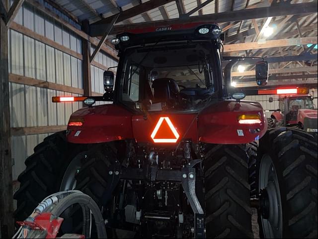 Image of Case IH Magnum 310 equipment image 3