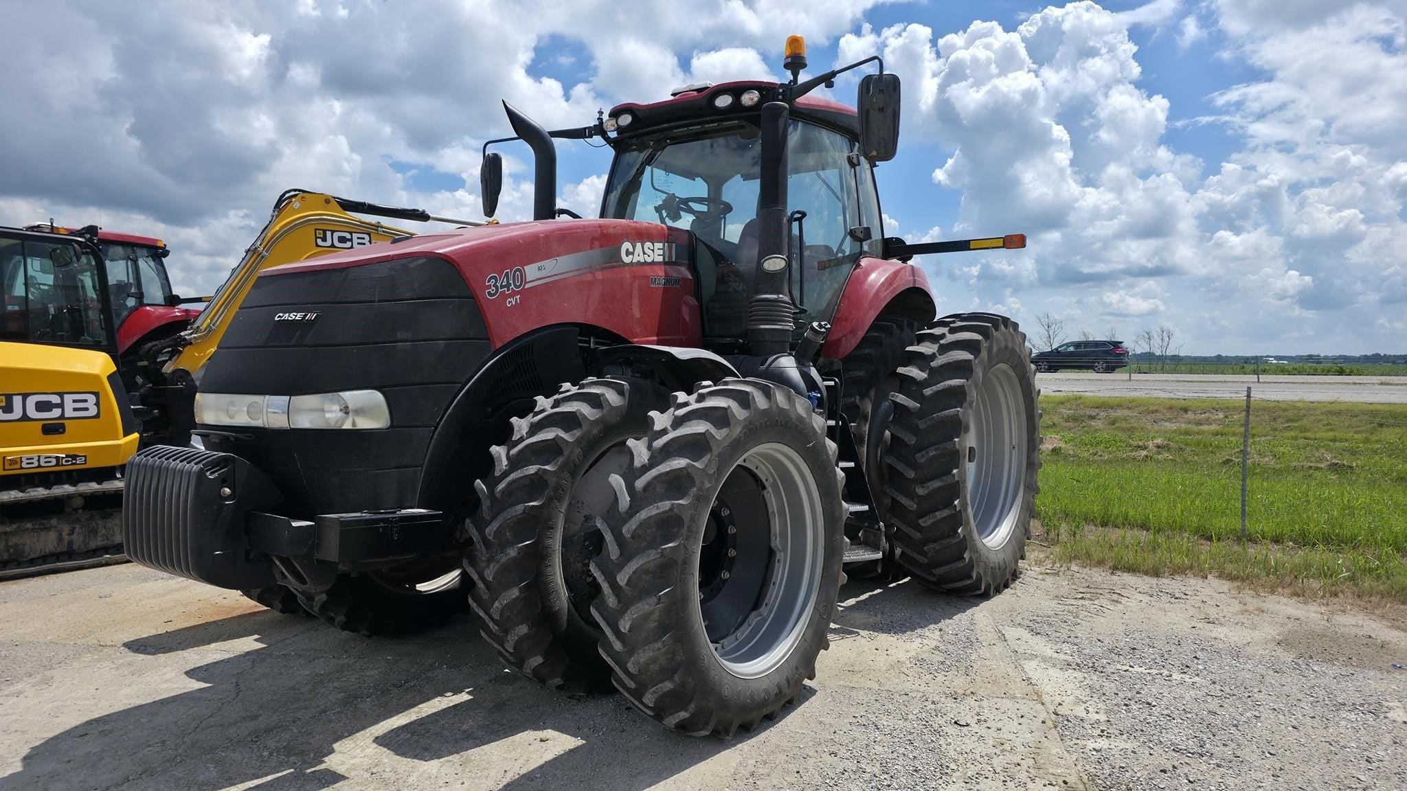 2018 Case IH Magnum 340 Equipment Image0