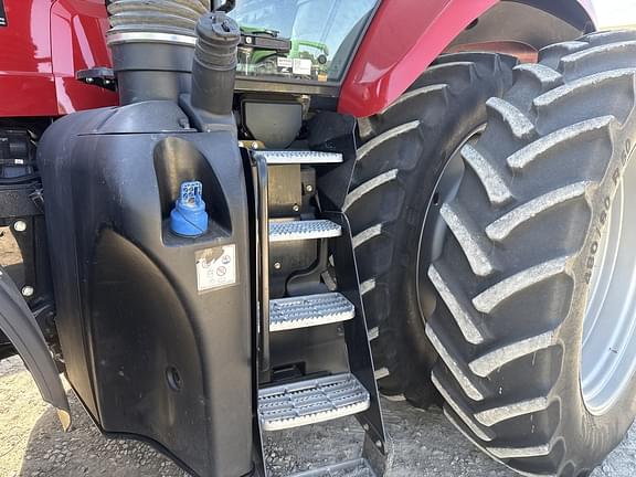 Image of Case IH Magnum 340 equipment image 4