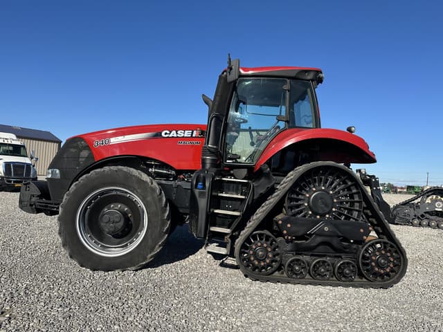 Image of Case IH Magnum 340 Rowtrac equipment image 2