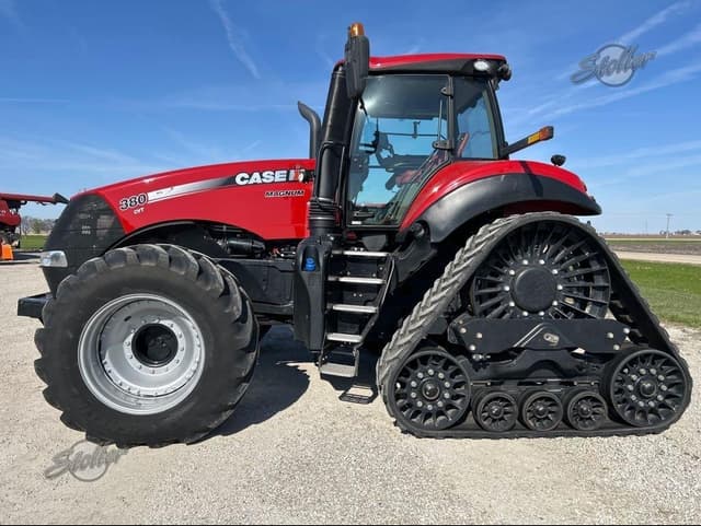 Image of Case IH Magnum 380 RowTrac equipment image 4