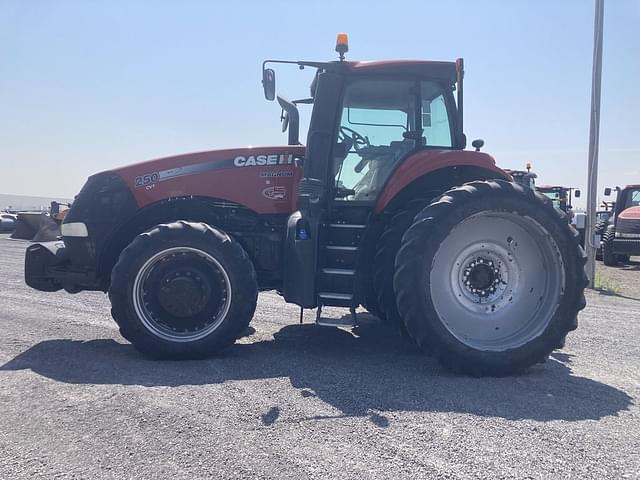 Image of Case IH Magnum 250 equipment image 4