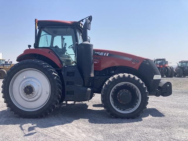 Image of Case IH Magnum 250 equipment image 1