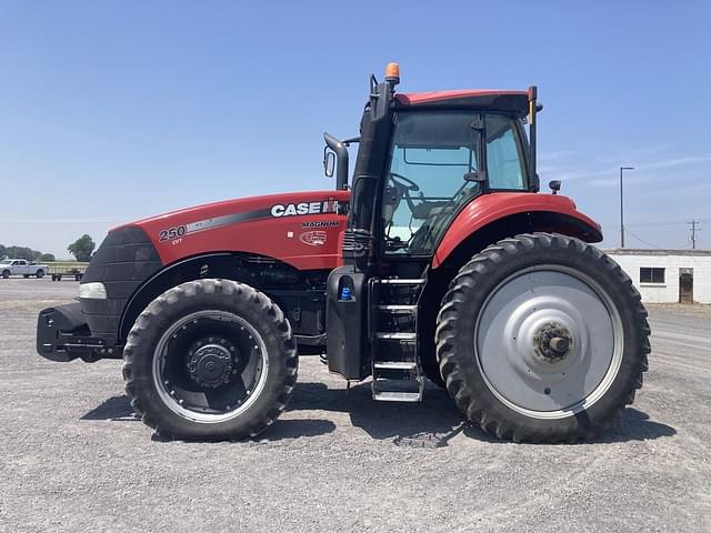 Image of Case IH Magnum 250 equipment image 4