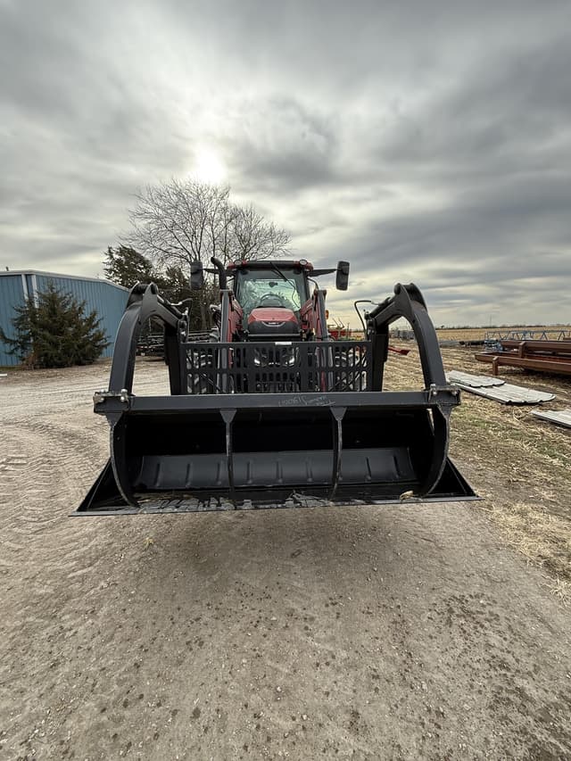 Image of Case IH Maxxum 145 equipment image 2
