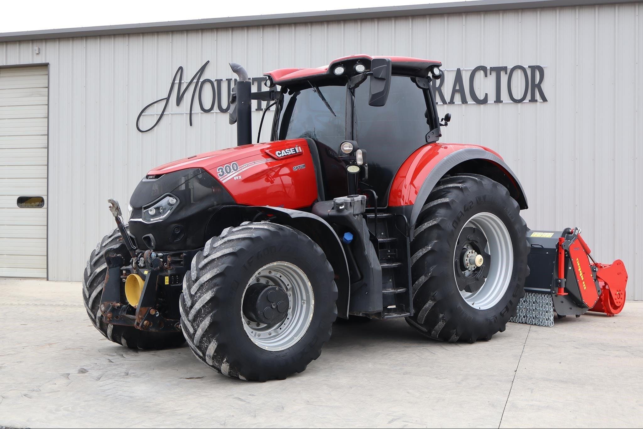 2018 Case IH Optum 300 Equipment Image0