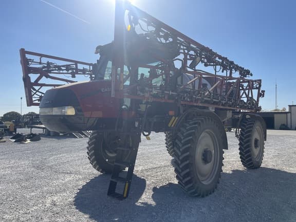 Image of Case IH Patriot 3240 equipment image 2