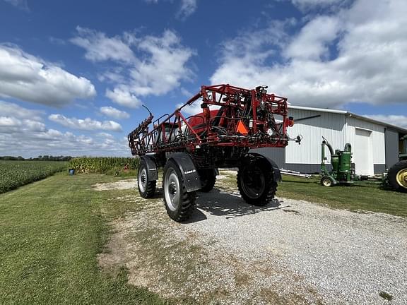 Image of Case IH Patriot 3240 equipment image 4