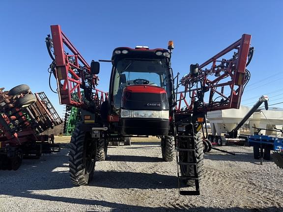 Image of Case IH Patriot 3240 equipment image 3