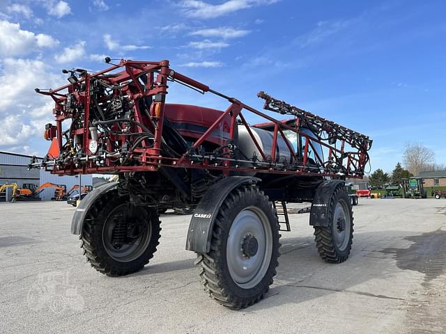 Image of Case IH Patriot 3240 equipment image 3