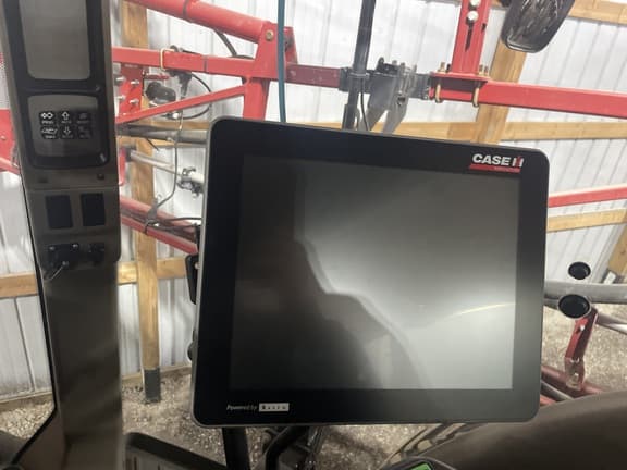 Image of Case IH Patriot 3340 equipment image 4