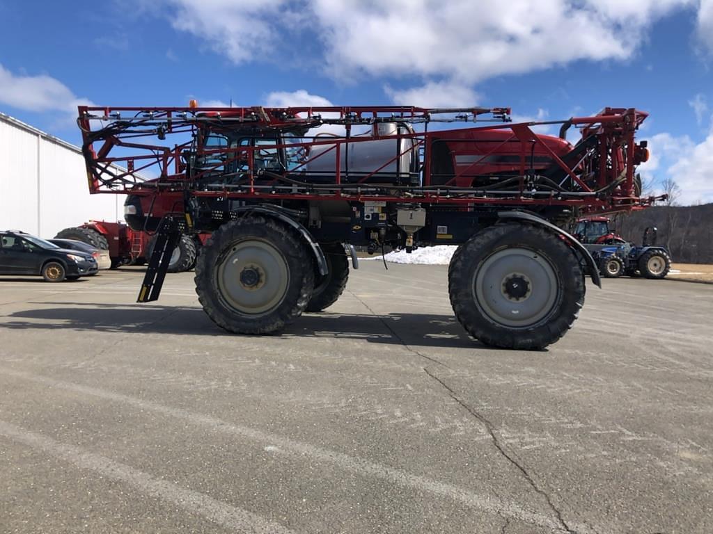 Image of Case IH Patriot 3340 Image 1