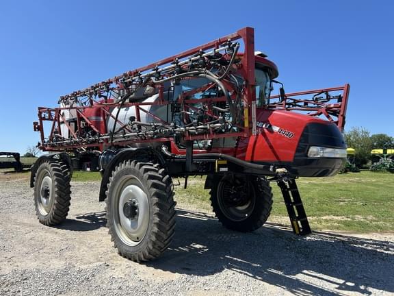 Image of Case IH Patriot 4440 equipment image 3