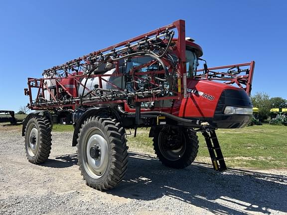 Image of Case IH Patriot 4440 equipment image 3