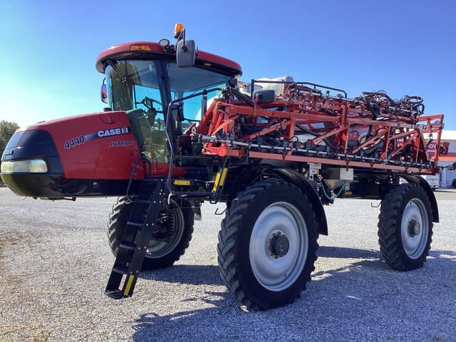 Image of Case IH Patriot 4440 equipment image 4