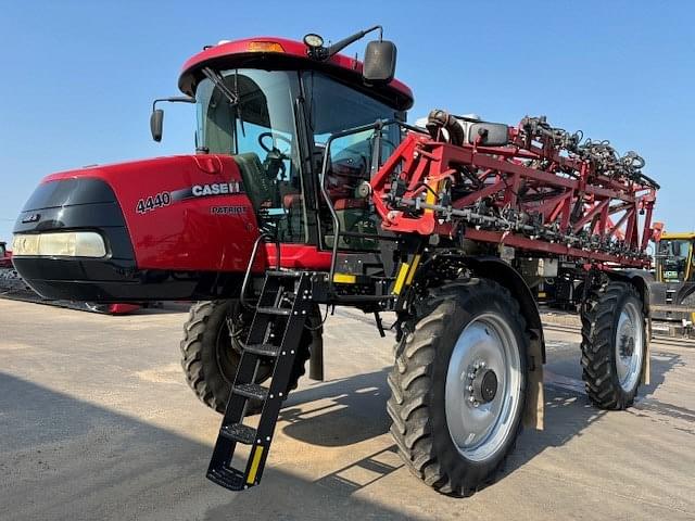 Image of Case IH Patriot 4440 Image 1