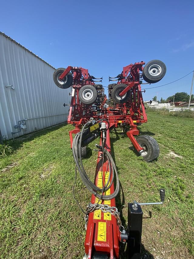 Image of Case IH Tigermate 255 equipment image 1