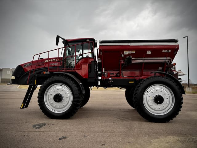 Image of Case IH 5550 Trident equipment image 1