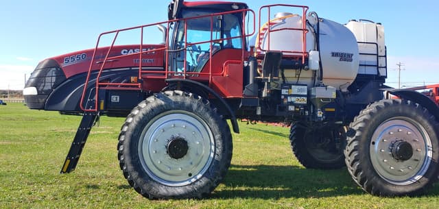 Image of Case IH 5550 Trident equipment image 3