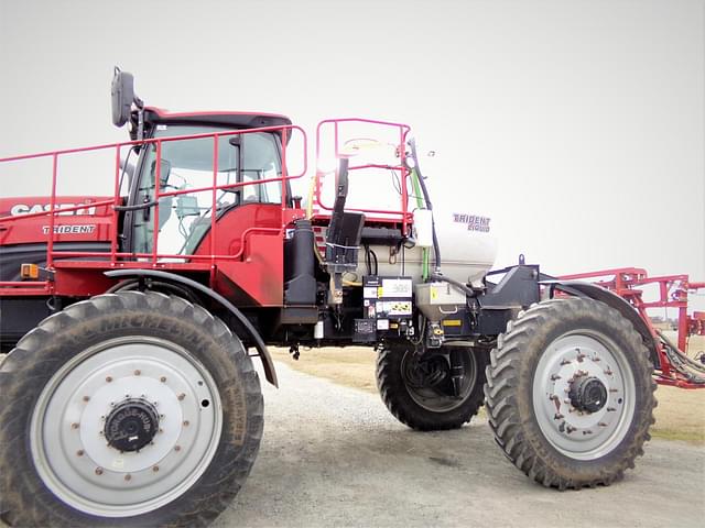 Image of Case IH 5550 Trident equipment image 1