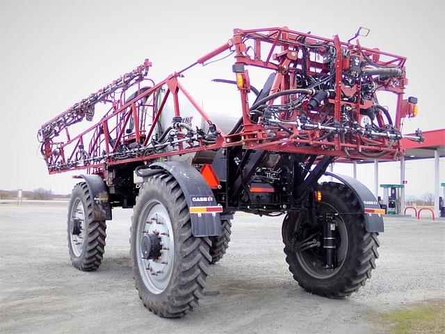 Image of Case IH 5550 Trident equipment image 2