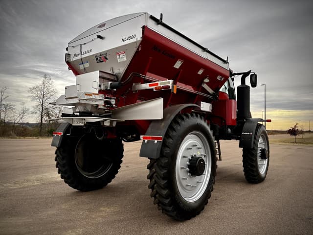 Image of Case IH 5550 Trident equipment image 4