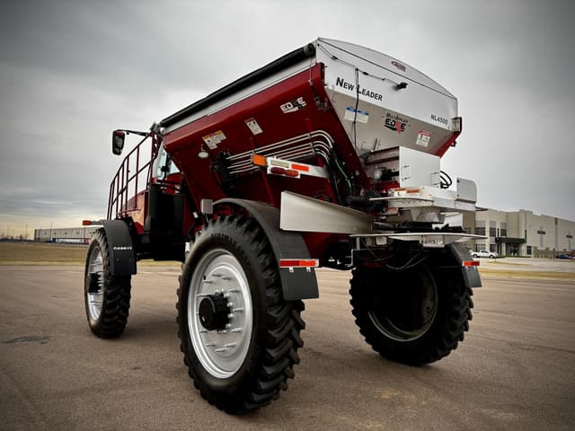 Image of Case IH 5550 Trident equipment image 2