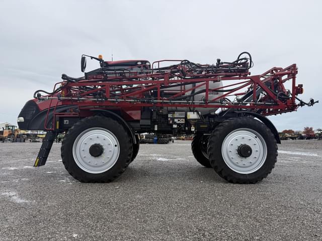 Image of Case IH 5550 Trident equipment image 2