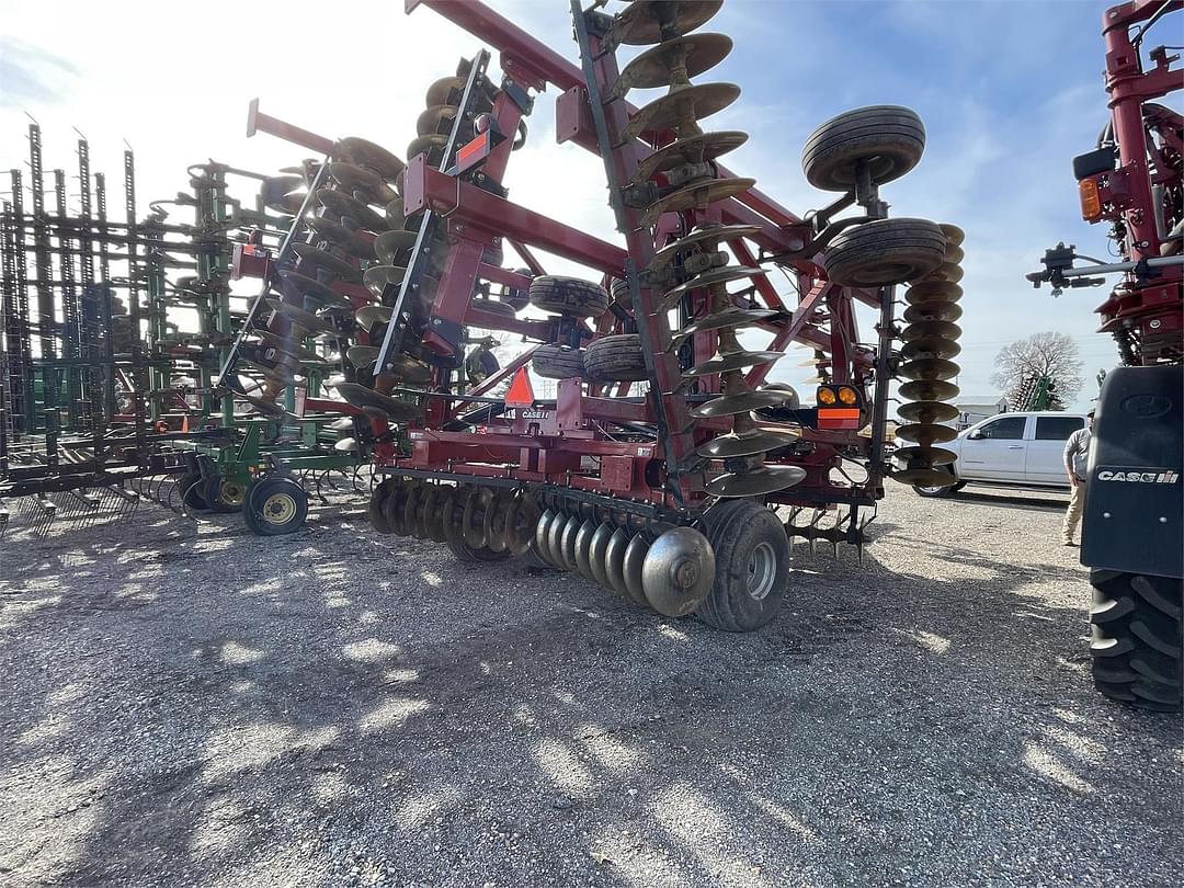 Image of Case IH 335VT Image 1