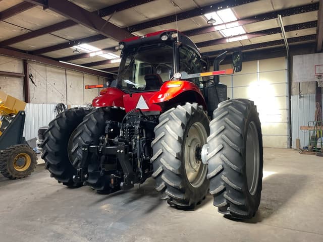 Image of Case IH Magnum 310 equipment image 2