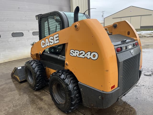 Image of Case SR240 equipment image 2