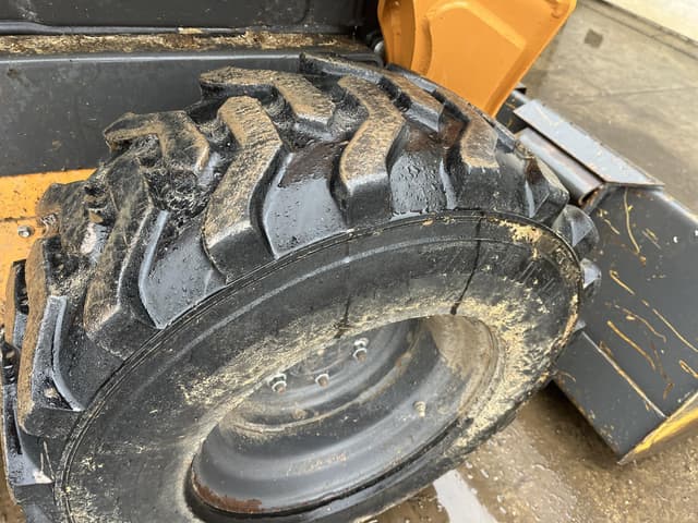 Image of Case SR240 equipment image 4