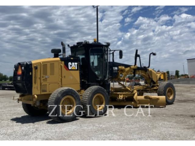 Image of Caterpillar 12M3 AWD equipment image 2