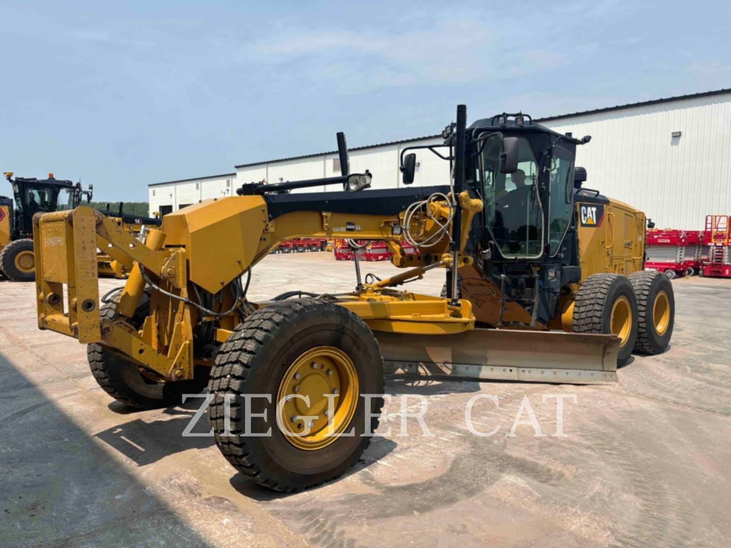 2018 Caterpillar 12M3 AWD Equipment Image0