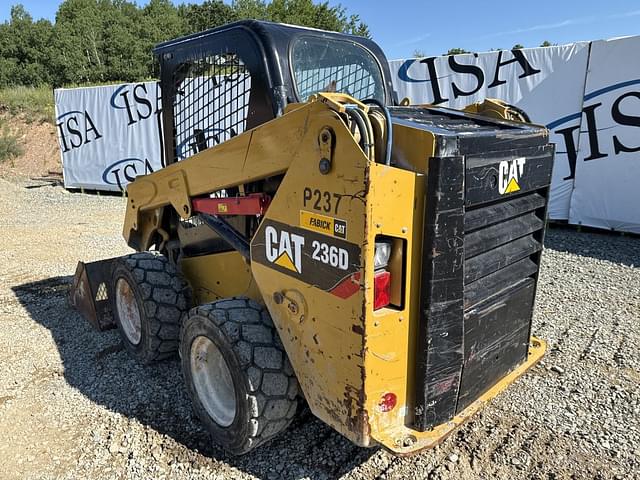 Image of Caterpillar 236D equipment image 2